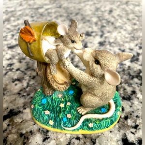 Vintage Charming Tails New Arrival Figurine
